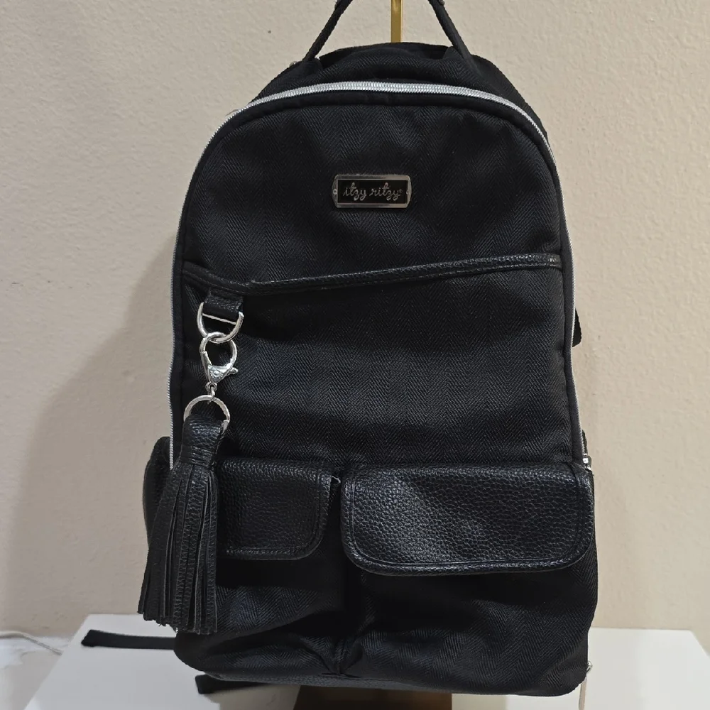 Itzy Ritzy Black Diaper Backpack with Tassel Charm 🖤🖤